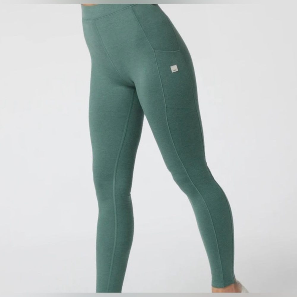 NEW With Tags: Vuori Granite Pocket Leggings - Sea Pine Heather - Small - NWT